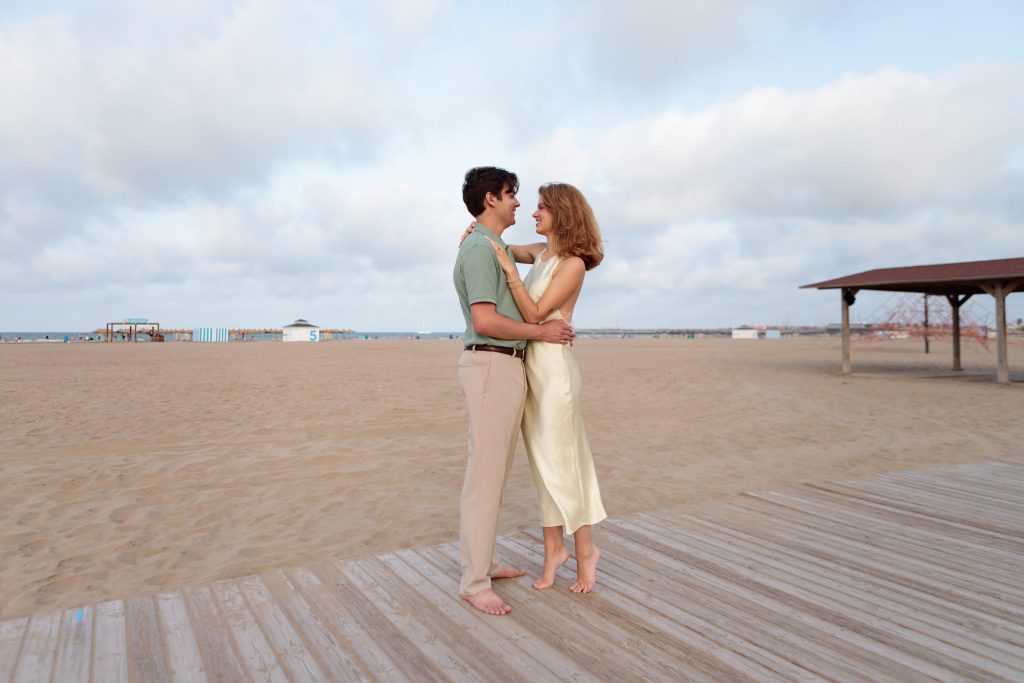 Couple Engagement Proposal photography Valencia - celebration