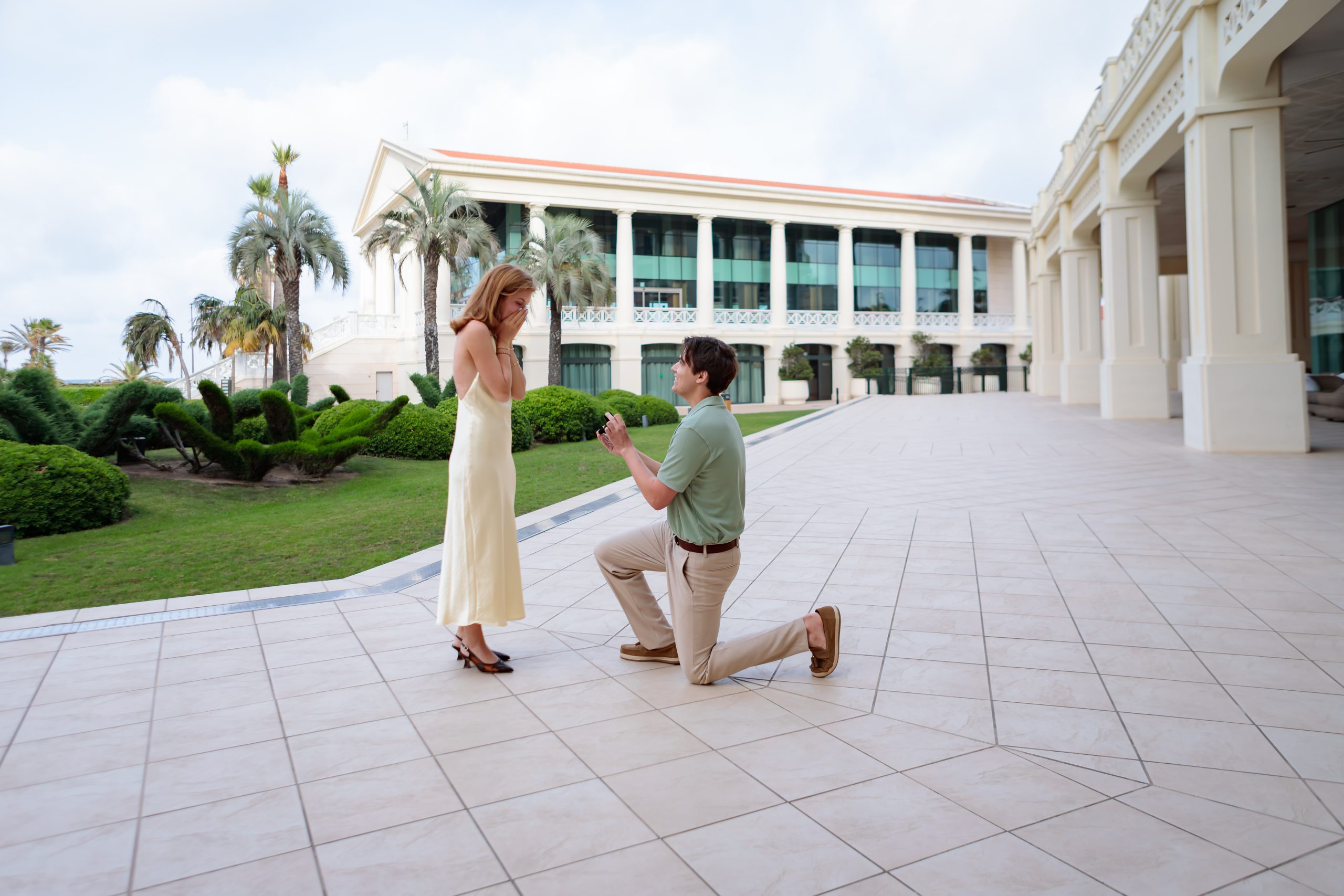Couple Engagement Proposal photography Valencia - celebration